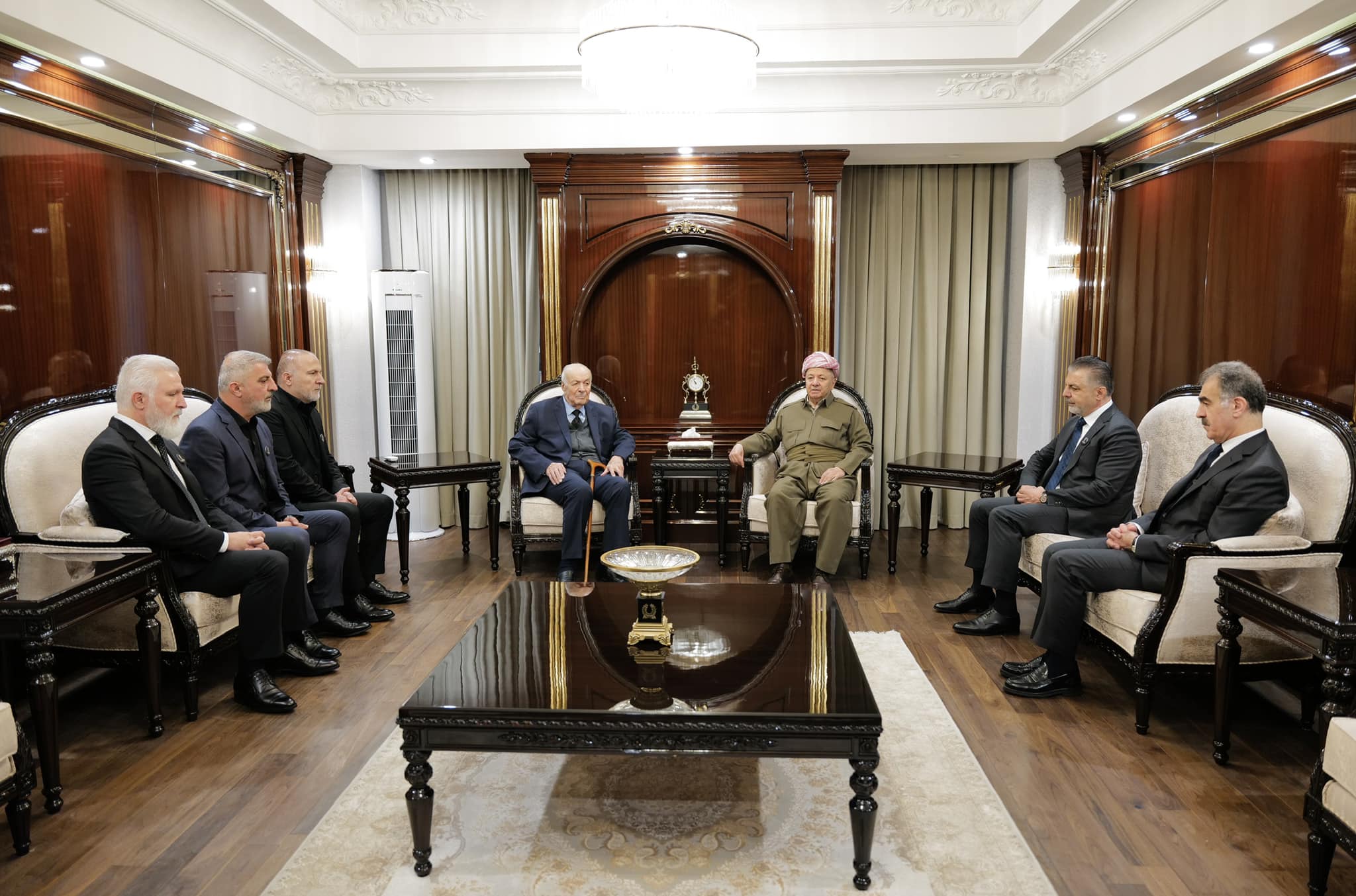 سەرۆک بارزانی پێشوازی لە خانەوادە و کەسوکاری شەهید پێشڕەو دزەیی دەکات